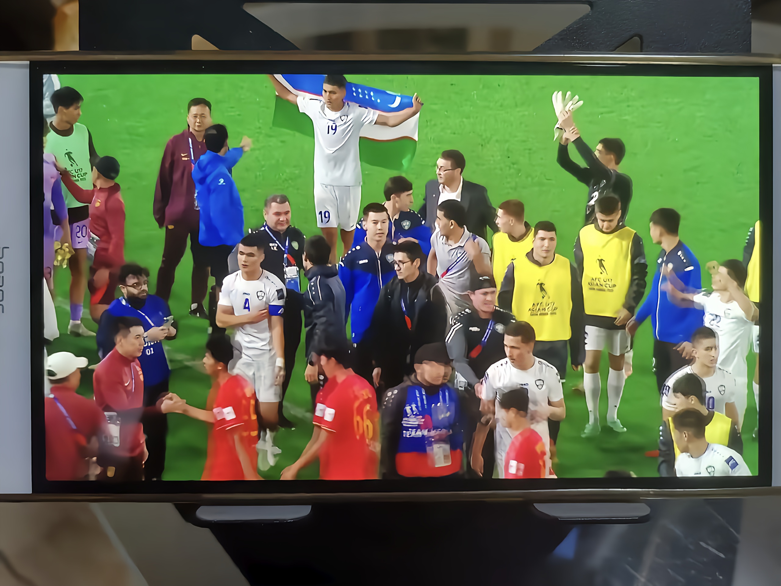 开云·体育(中国)官方网站-集结日突围战来临，AC米兰围绕德国杯内部沟通，媒体盛赞，身体对抗强度拉满